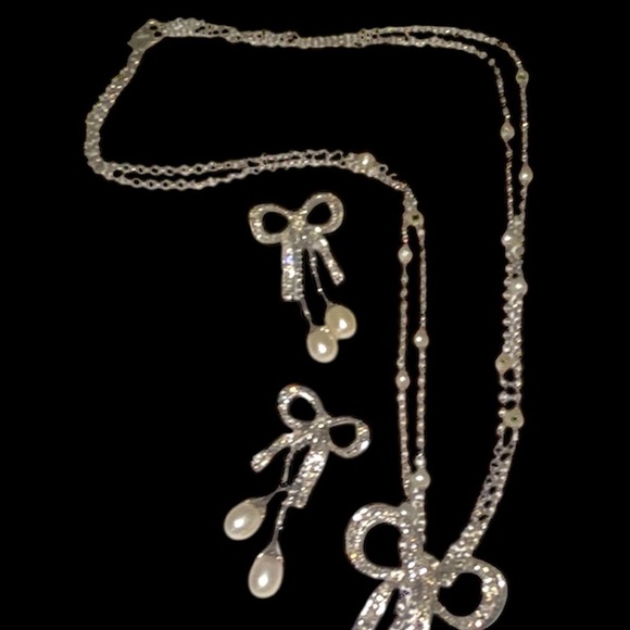925 SILVER SET RIBBON BOW DROP NECKLACE & EARRINGS with DIAMONDS & PEARL ACCENTS - Picture 6 of 12